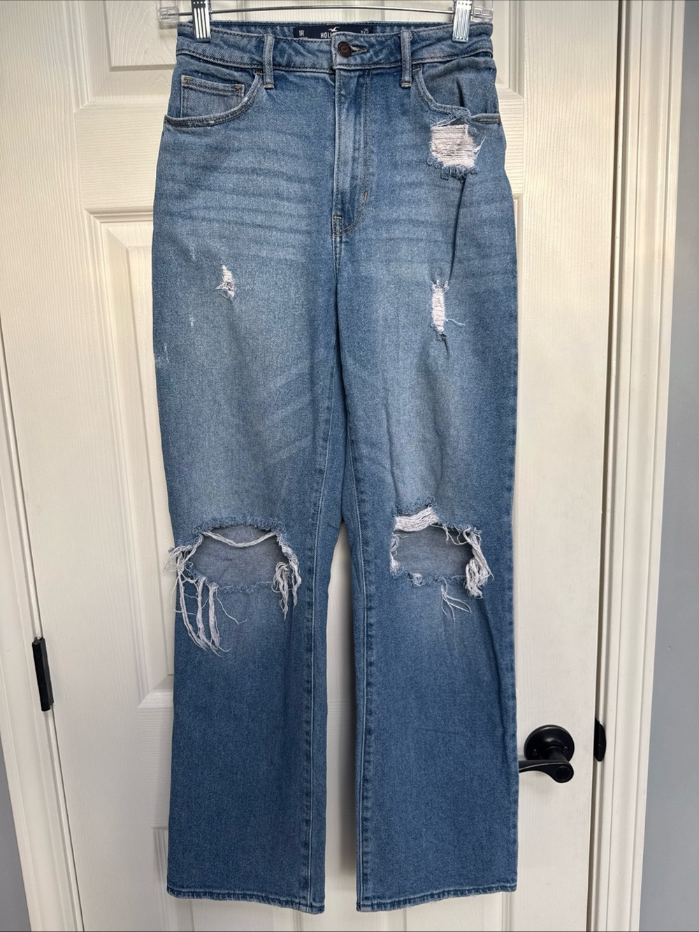 HOLLISTER Ultra High Rise Dad Jeans Womens Size 1 / 25x31 Distressed Denim